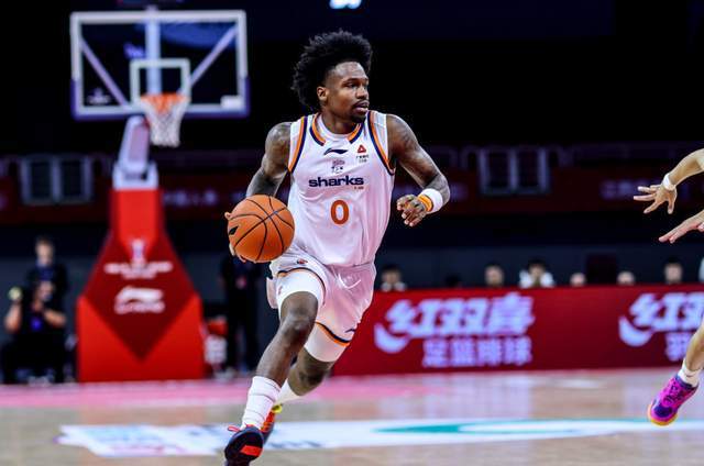 九游官网-上海男篮已经将两位超级外援合同转正!全额保障,卢伟眼光太毒辣