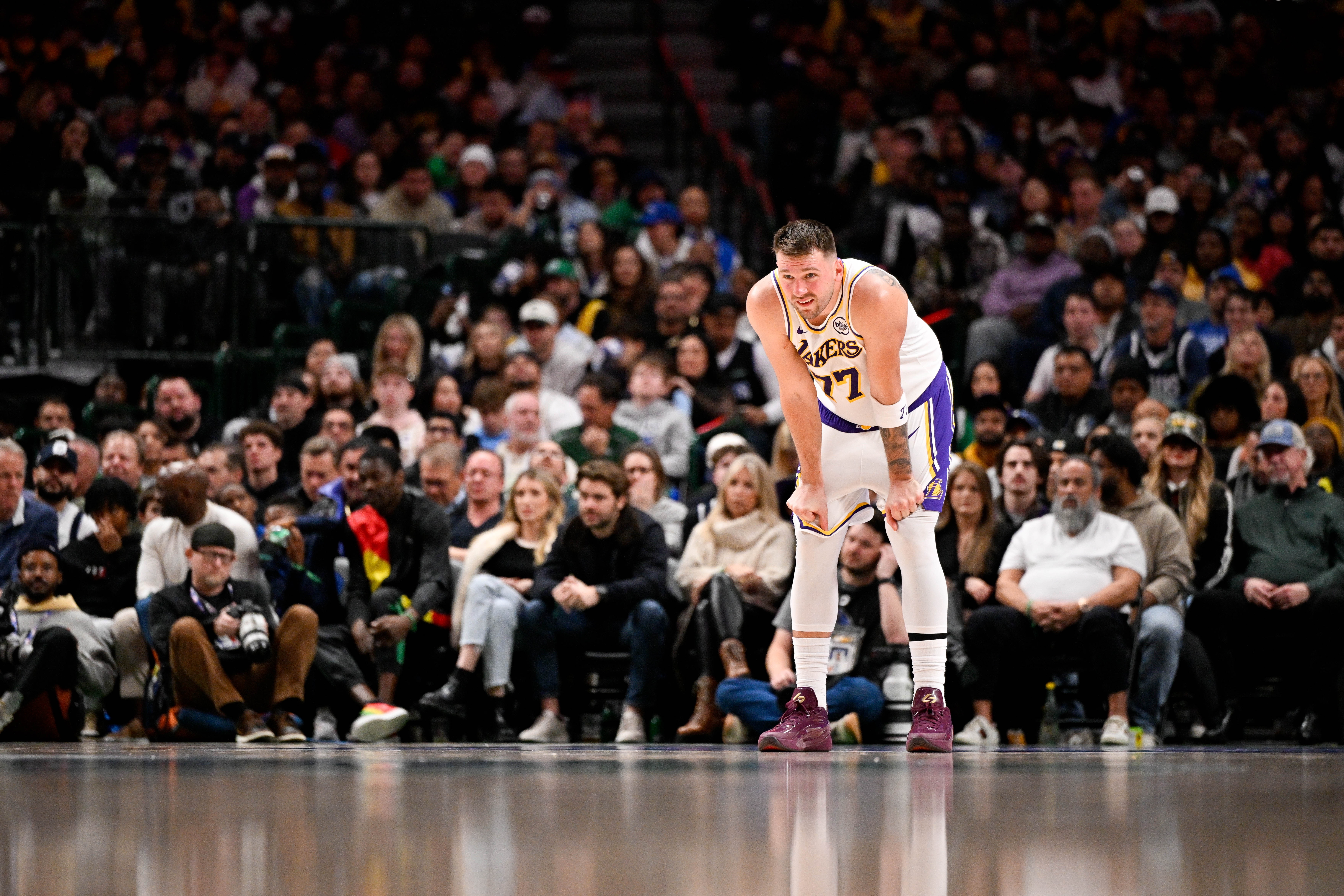 东契奇46分11助！名记：过去快一年了 想想这笔交易还是太离谱